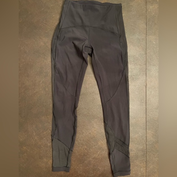 Black Lululemon High-Waisted Leggings size 8 - Picture 1 of 7